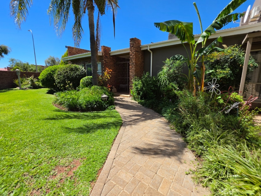 5 Bedroom Property for Sale in Blydeville Northern Cape